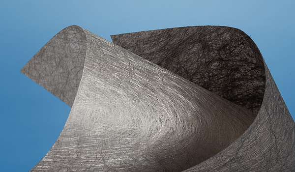 Colback ECO-R and Lutradur ECO-R backings contain a recycled content of between 51 and 90 %.