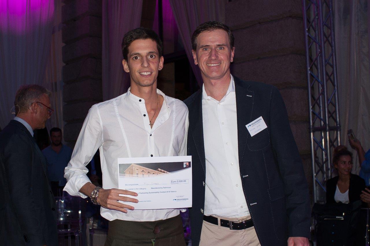 Awardee A_Piva with FPM CFO Thomas Her